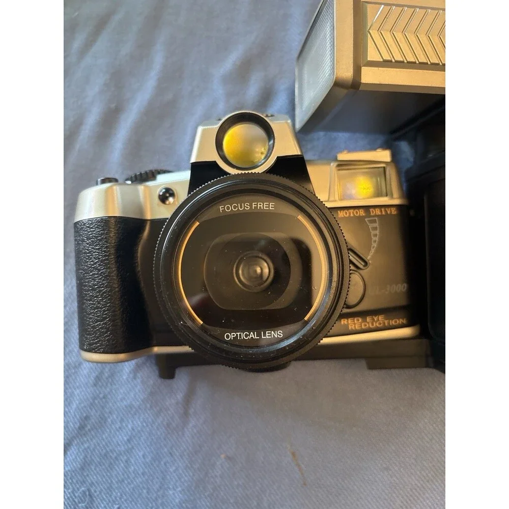 Vintage Canon Ultima UL-3000 35mm Camera Motor Drive Red Eye Reduction Flash
